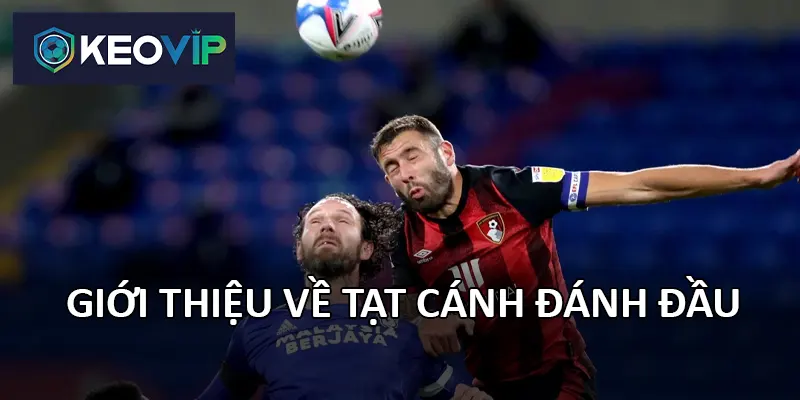 Tạt cánh đánh đầu là chìa khóa để ghi bàn